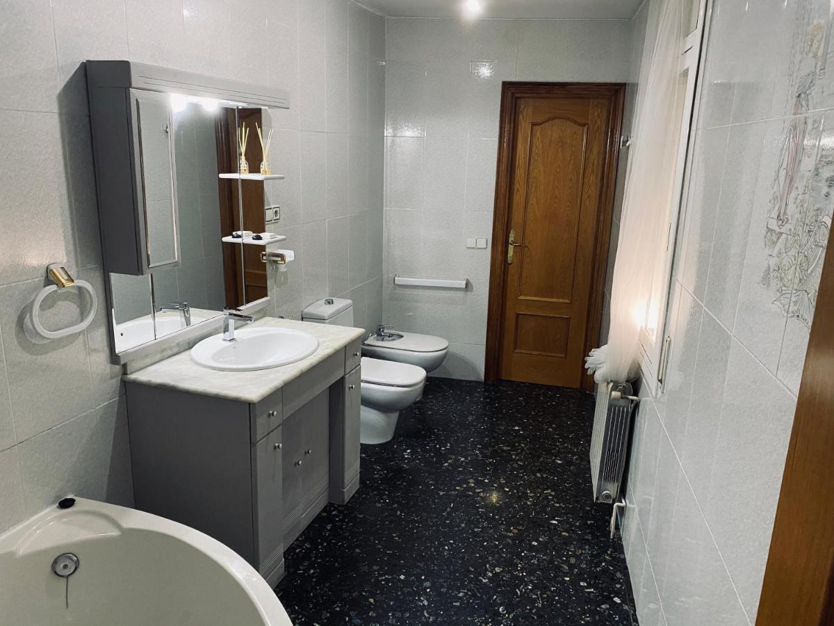 Habitaciones Dakar Rubí Eksteriør bilde