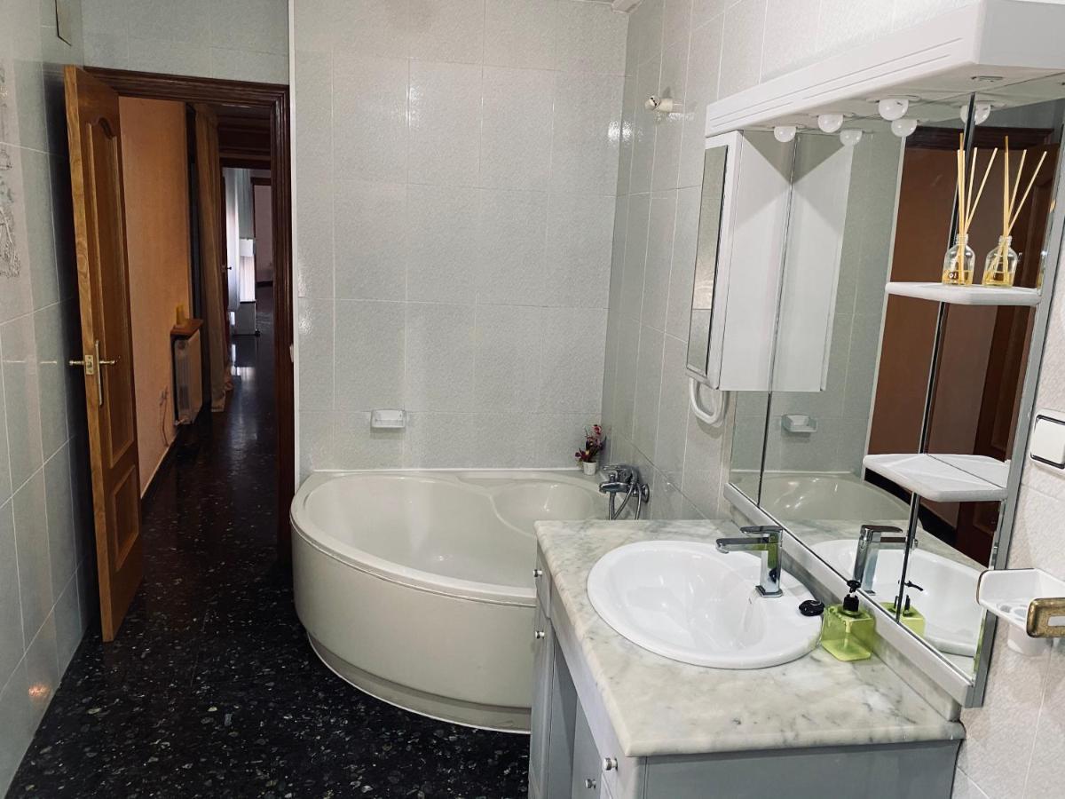 Habitaciones Dakar Rubí Eksteriør bilde